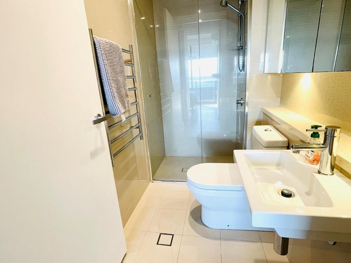 Olympic Park Amazing 2 Bed 2 Bath Parking,wi-fi Appartamento *